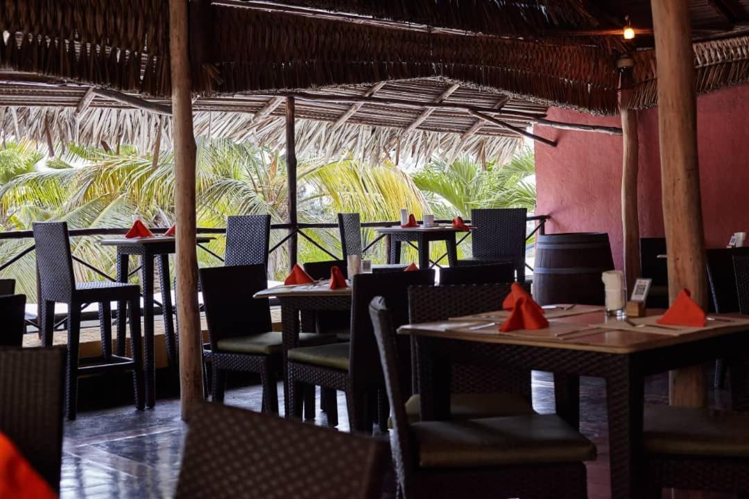 유로빌딩 익스프레스 마케티아 호텔 마이케티아 외부 사진 Restaurant at the resort