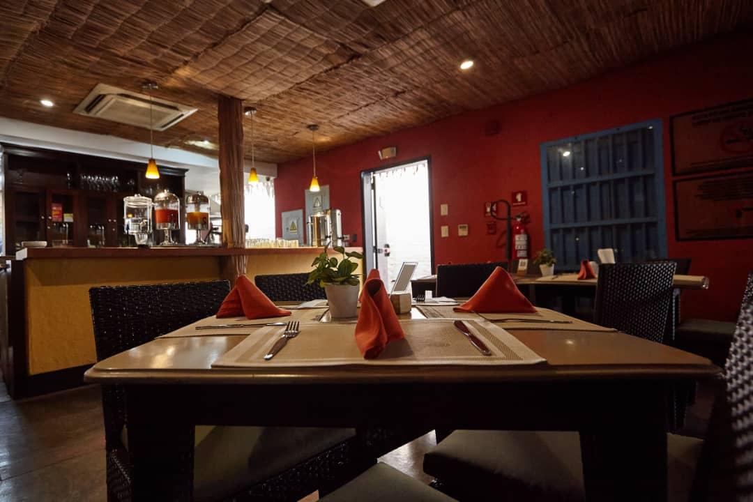 유로빌딩 익스프레스 마케티아 호텔 마이케티아 외부 사진 Interior of the restaurant