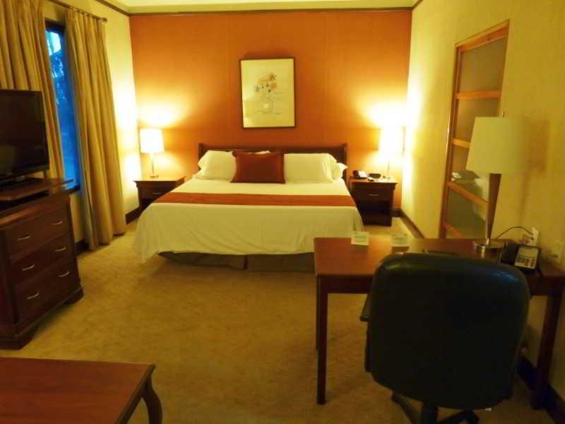 유로빌딩 익스프레스 마케티아 호텔 마이케티아 외부 사진 A typical room at the hotel