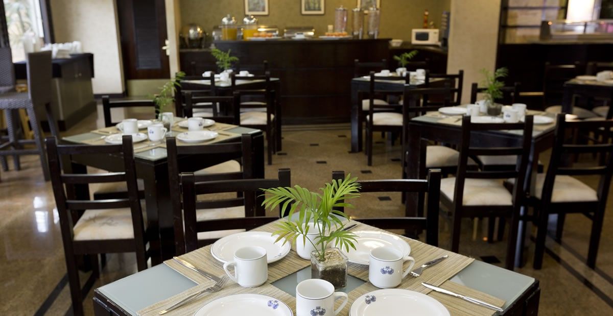 유로빌딩 익스프레스 마케티아 호텔 마이케티아 외부 사진 The restaurant at the hotel