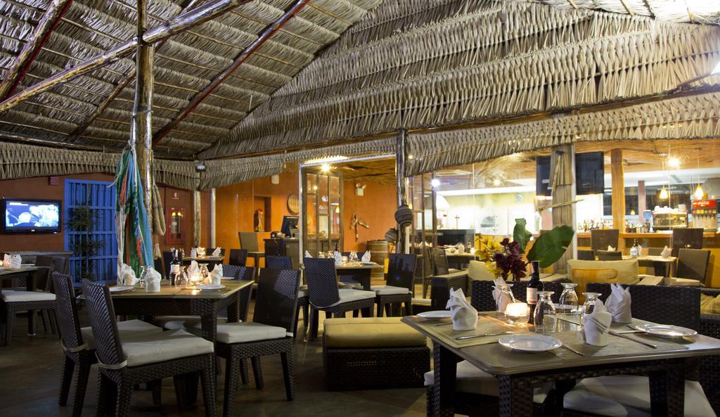 유로빌딩 익스프레스 마케티아 호텔 마이케티아 외부 사진 The interior of the restaurant