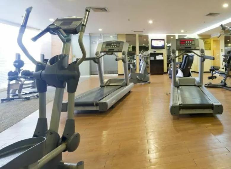 유로빌딩 익스프레스 마케티아 호텔 마이케티아 외부 사진 A gym in a hotel