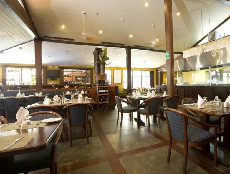 유로빌딩 익스프레스 마케티아 호텔 마이케티아 외부 사진 Interior of the restaurant